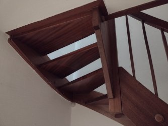 Treppe_Letzte_Windung_Anschluss_1_Etage.jpg